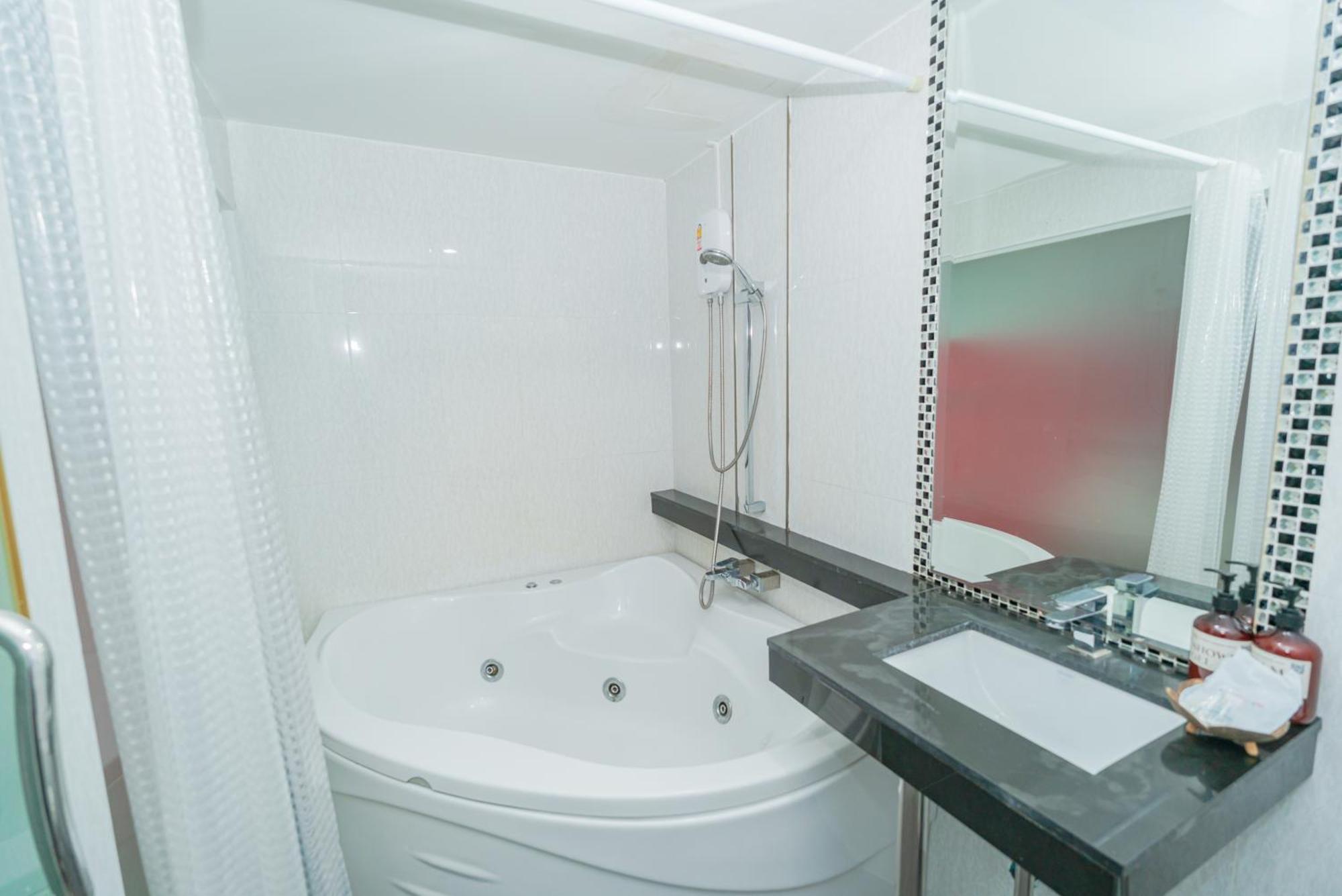 Patong Diamond Hotel Extérieur photo